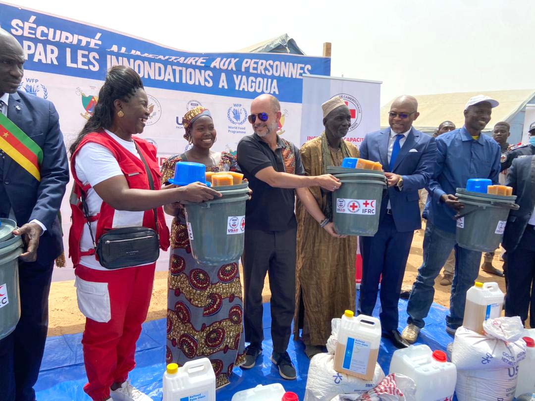 Extrême-Nord: la Croix-Rouge Camerounaise distribue du cash dans le Mayo-Danay