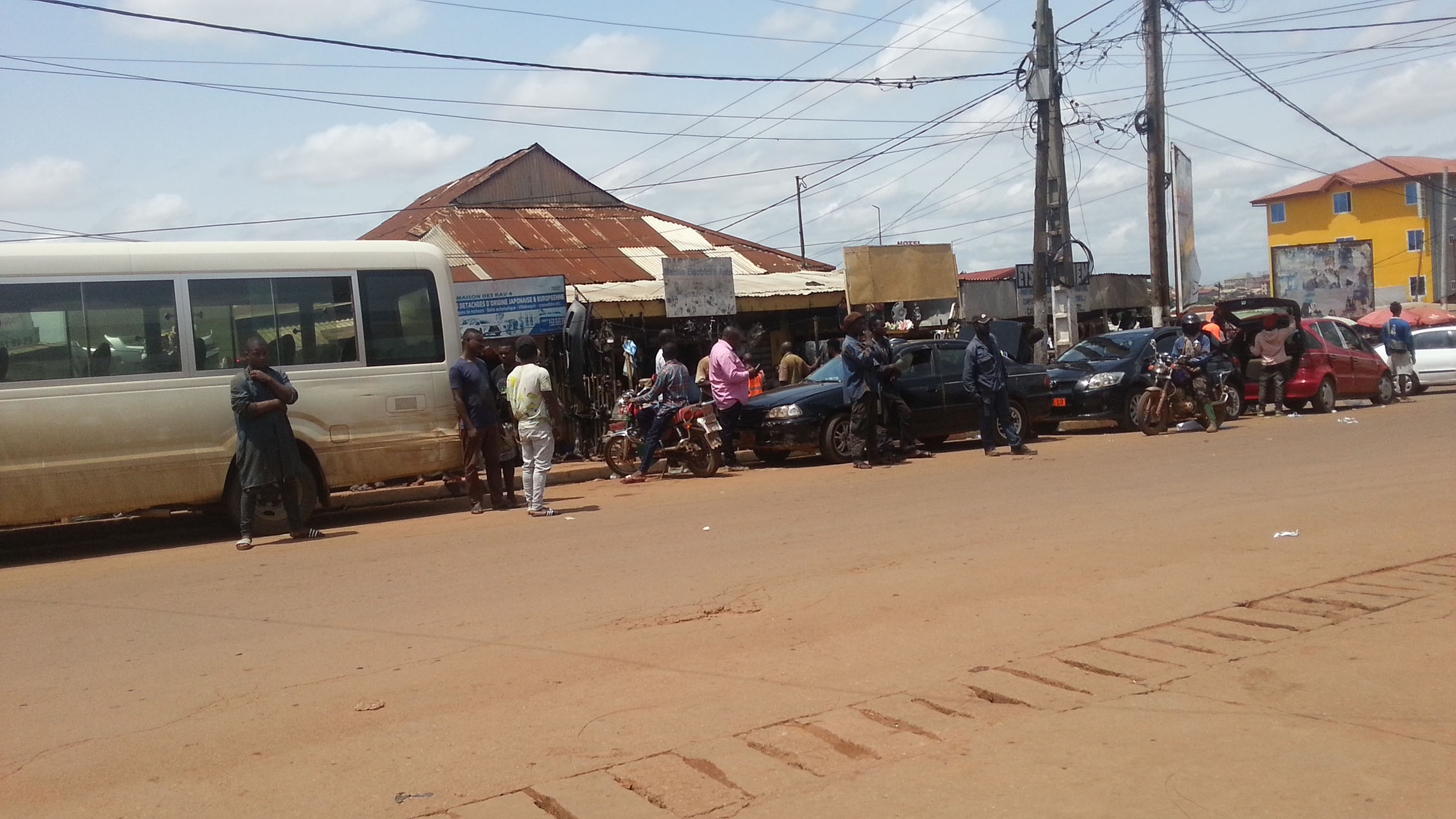 La route au Cameroun : l’incivisme roule et mousse… de misères