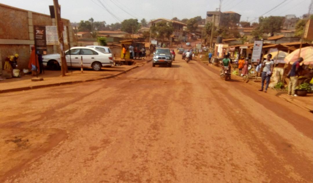 Quartier Nkolmesseng : les curiosités d’une route alambiquée à Yaoundé