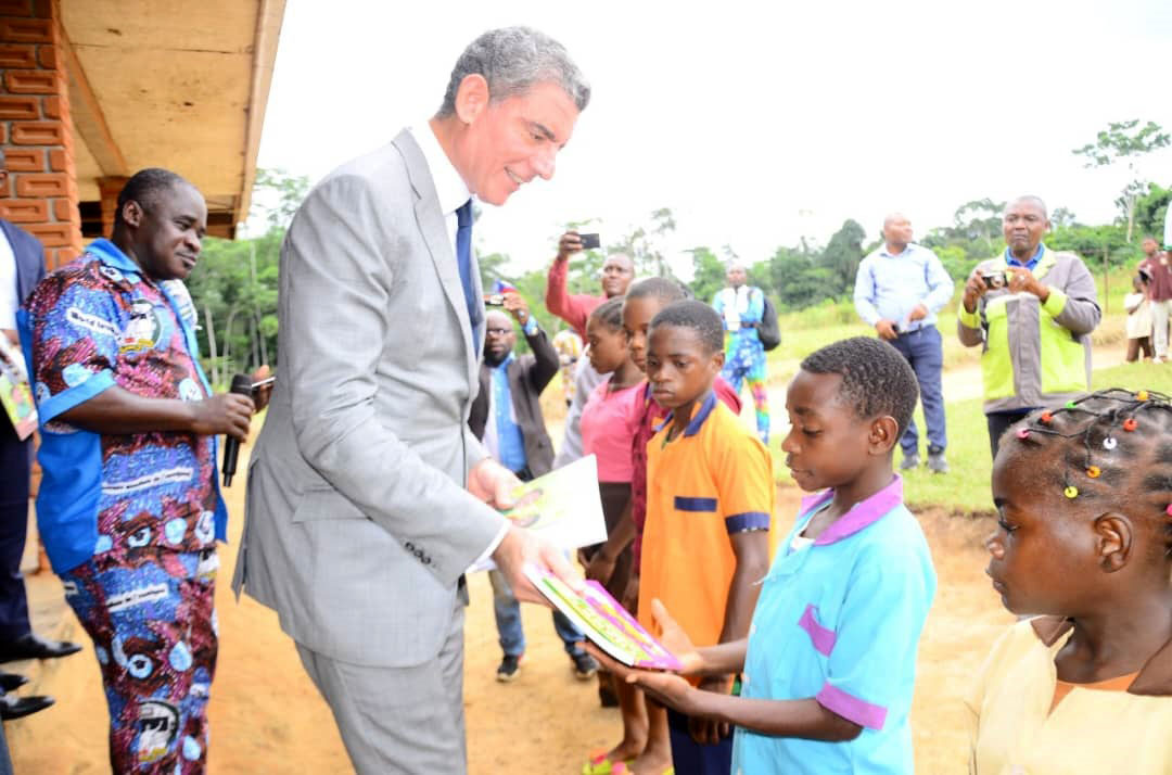 Éducation des peuples autochtones  : Eneo Cameroon appuie les enfants Bakolas et Bagyelis