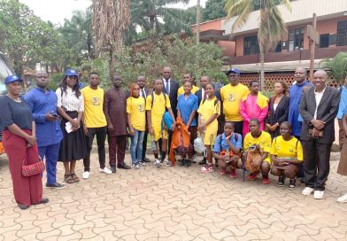 Idéal communautaire : les collégiens de Yaoundé font la leçon