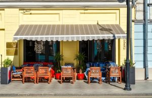 Devantures des buvettes : Petits espaces commerciaux, gros gains