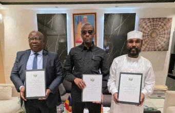 Le gouvernement centrafricain et le MPC signent un accord de paix sous médiation tchadienne