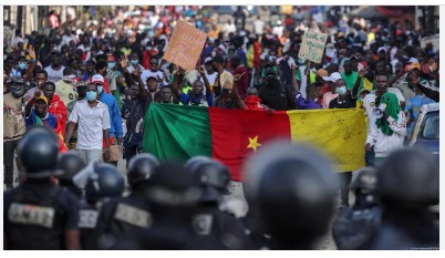 « TROP C’EST TROP»