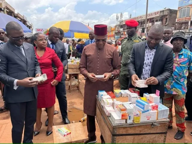 sensibilisation contre les faux médicaments à Yaoundé